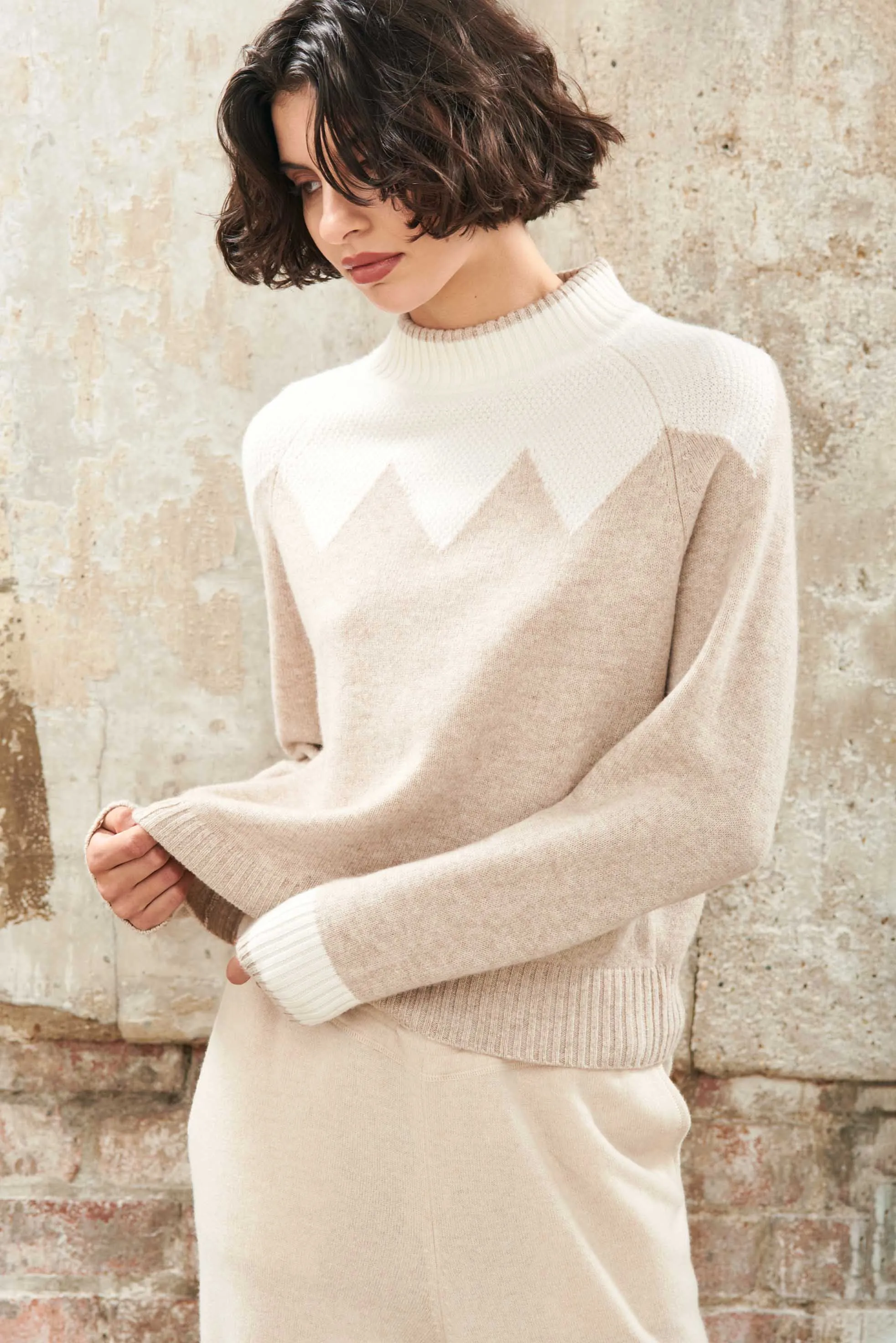 Cashmere Wool Zig Zag Turtle in Cream and Organic Light Brown